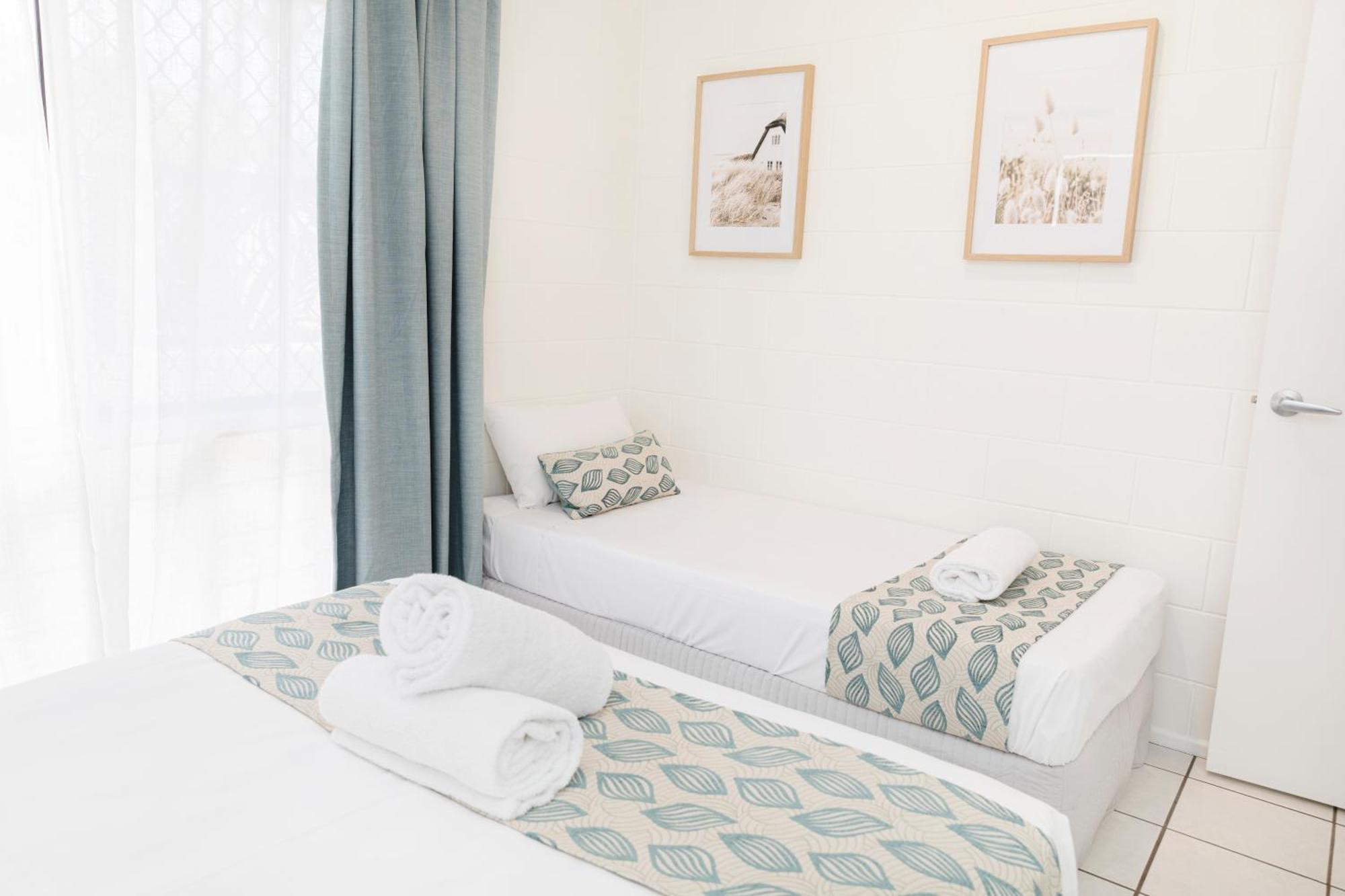 Palm View Holiday Apartments Bowen Quarto foto