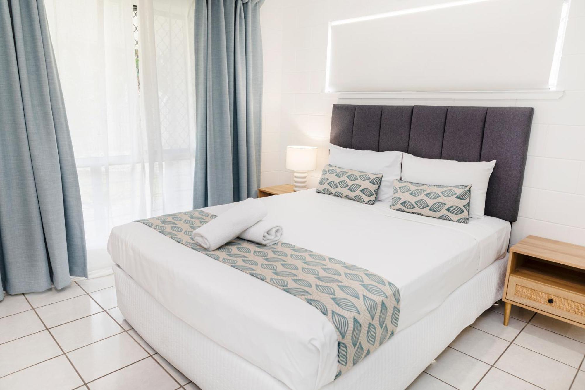 Palm View Holiday Apartments Bowen Quarto foto